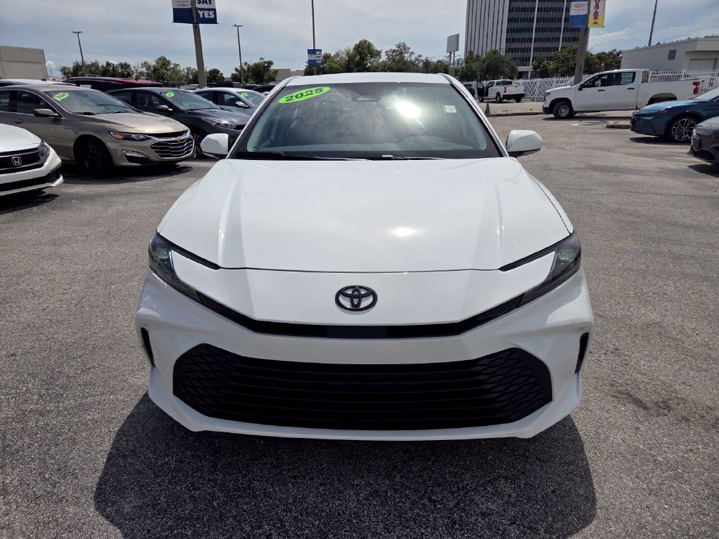 Used 2025 Toyota Camry LE FWD image 21
