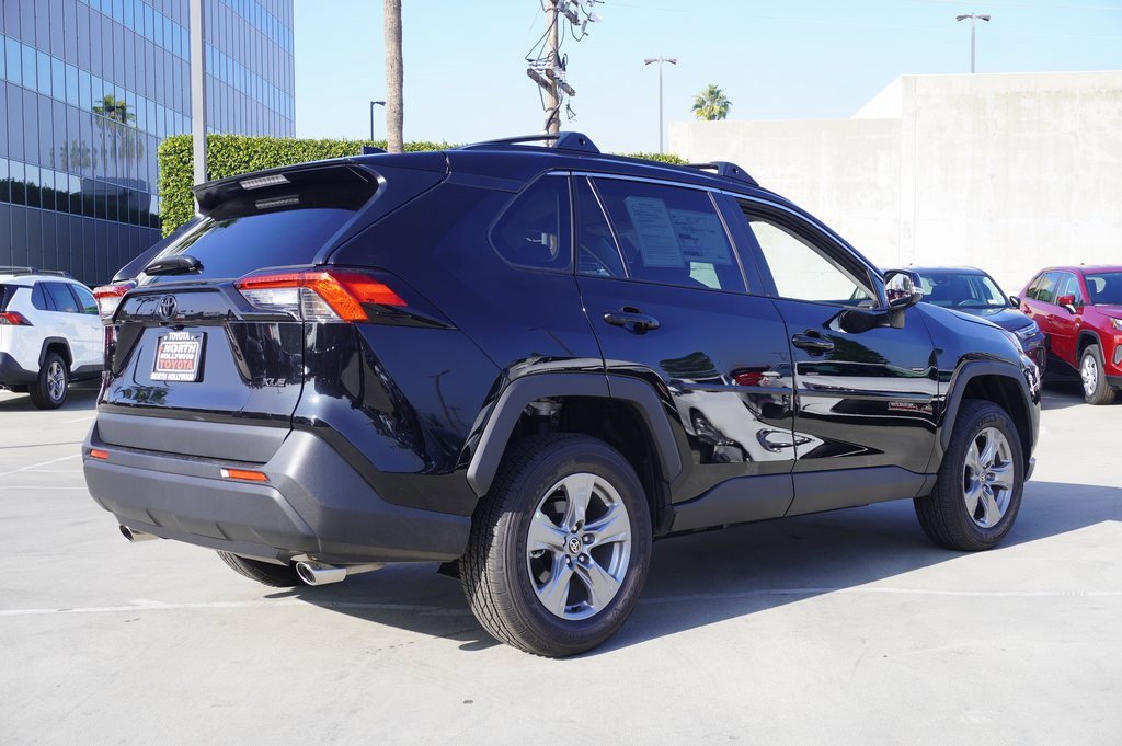 New 2025 Toyota RAV4 XLE image 4