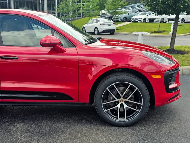 Used 2022 Porsche Macan AWD/4WD image 5