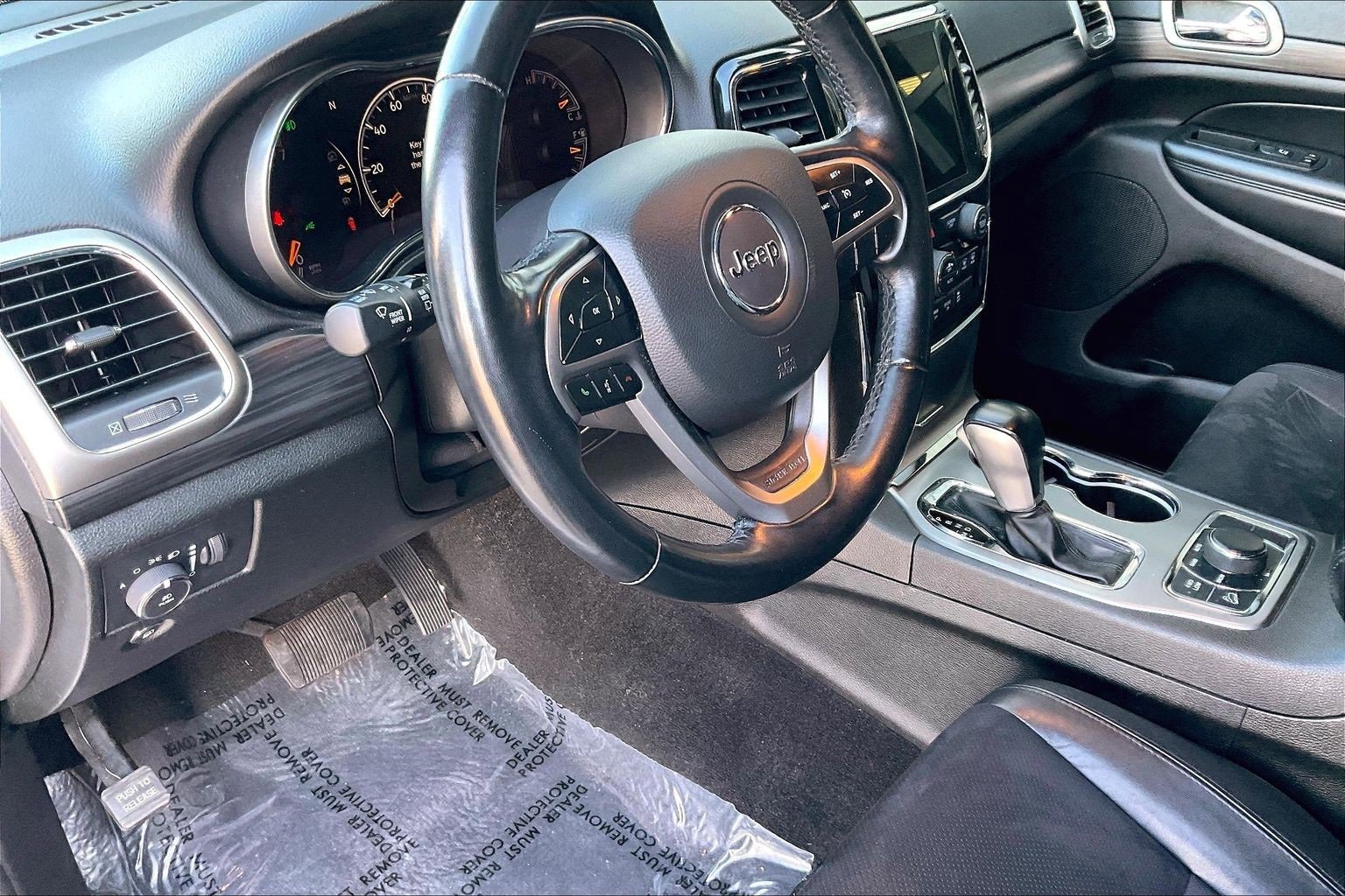 Used 2022 Jeep Grand Cherokee Laredo X image 12