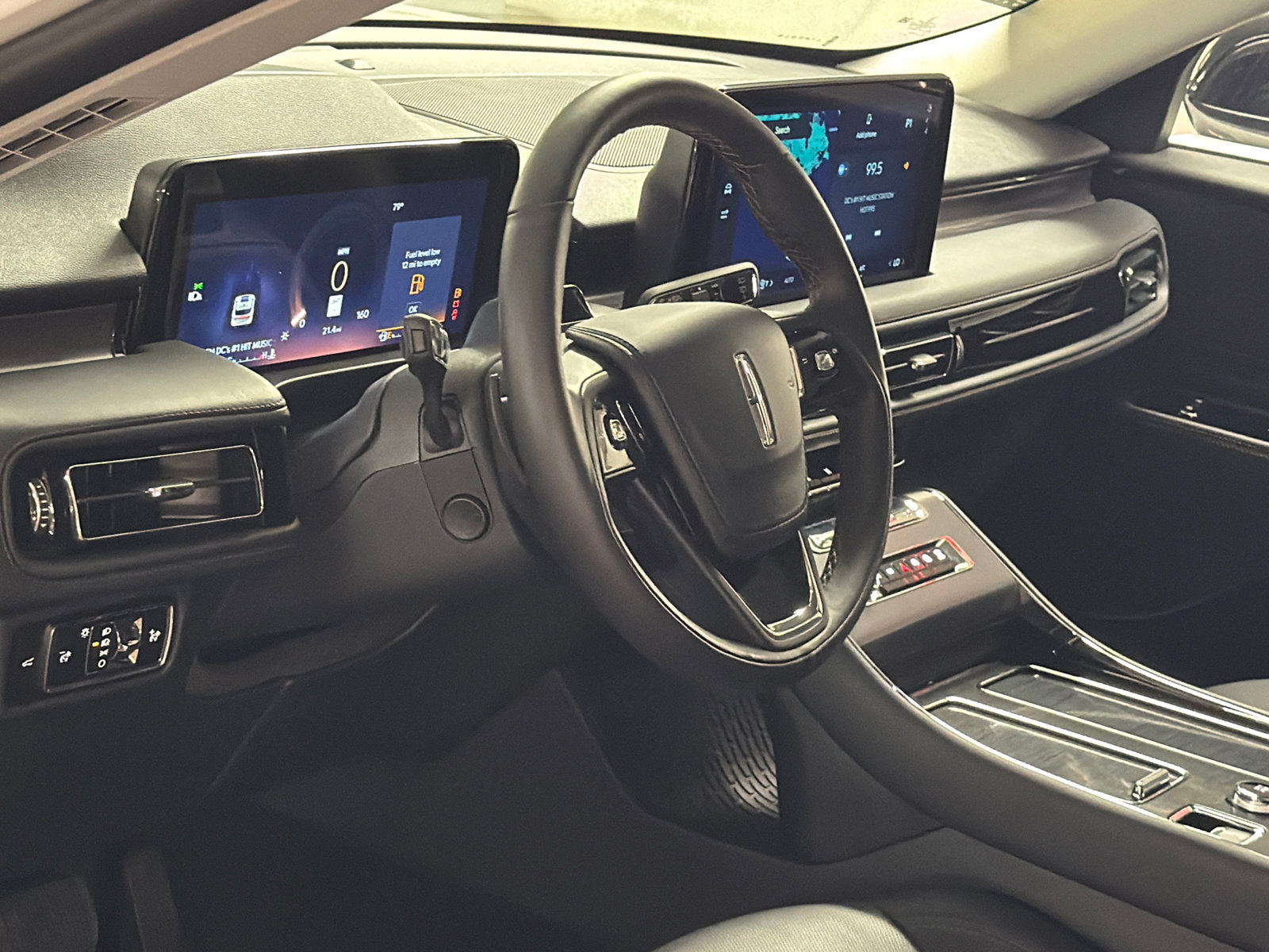 New 2027 Lincoln Aviator AWD image 17