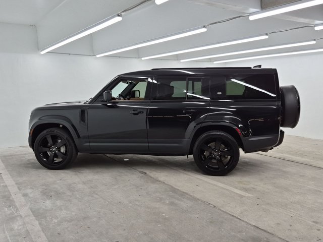 Used 2023 Land Rover Defender 130 SE AWD/4WD image 9