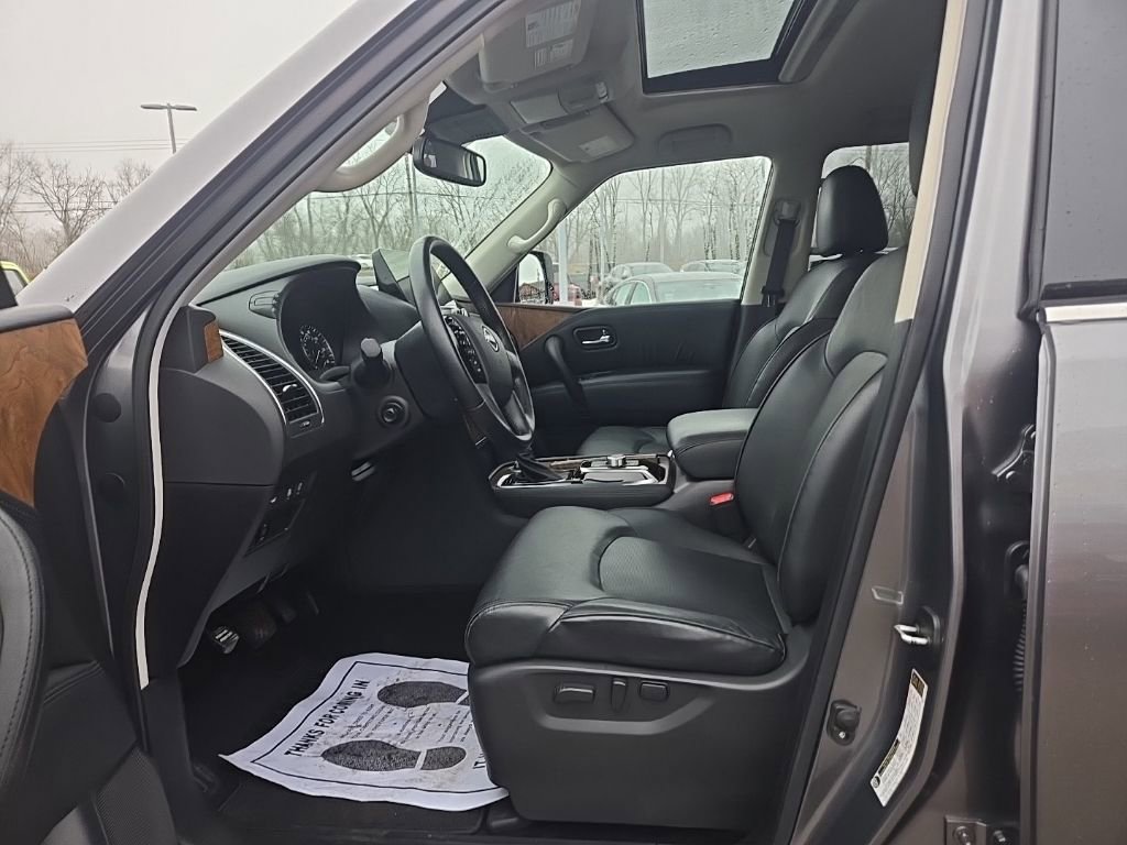 Used 2024 Nissan Armada SL w/ Captain's Chairs Package image 9