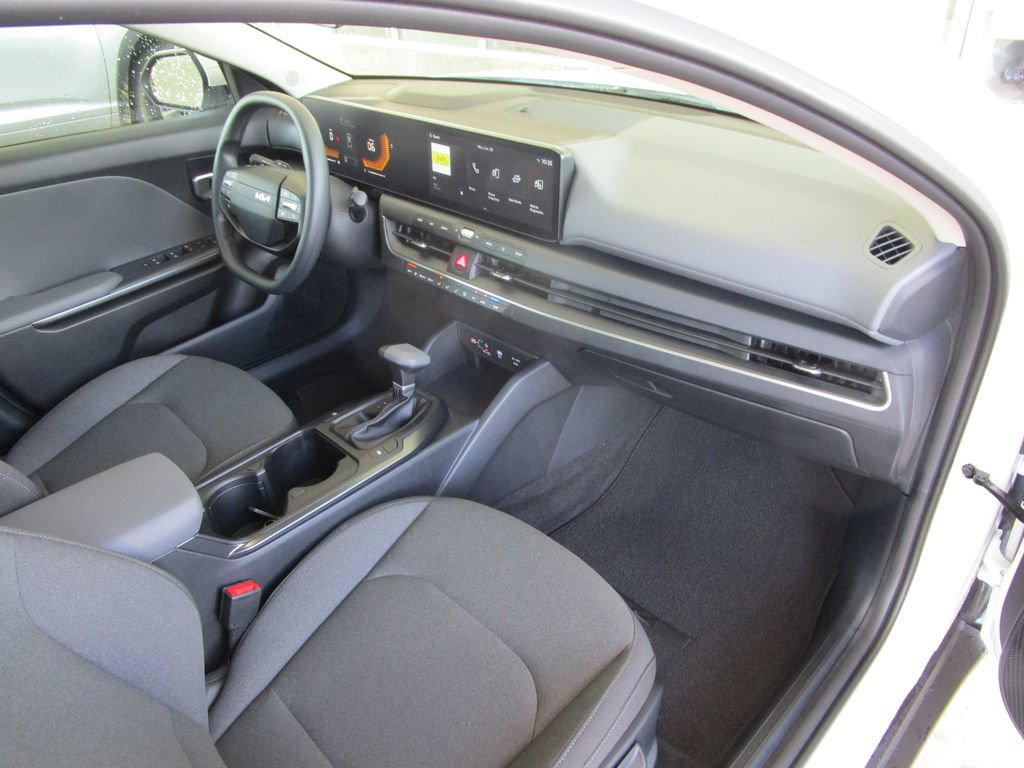 Used 2025 Kia K4 FWD image 23