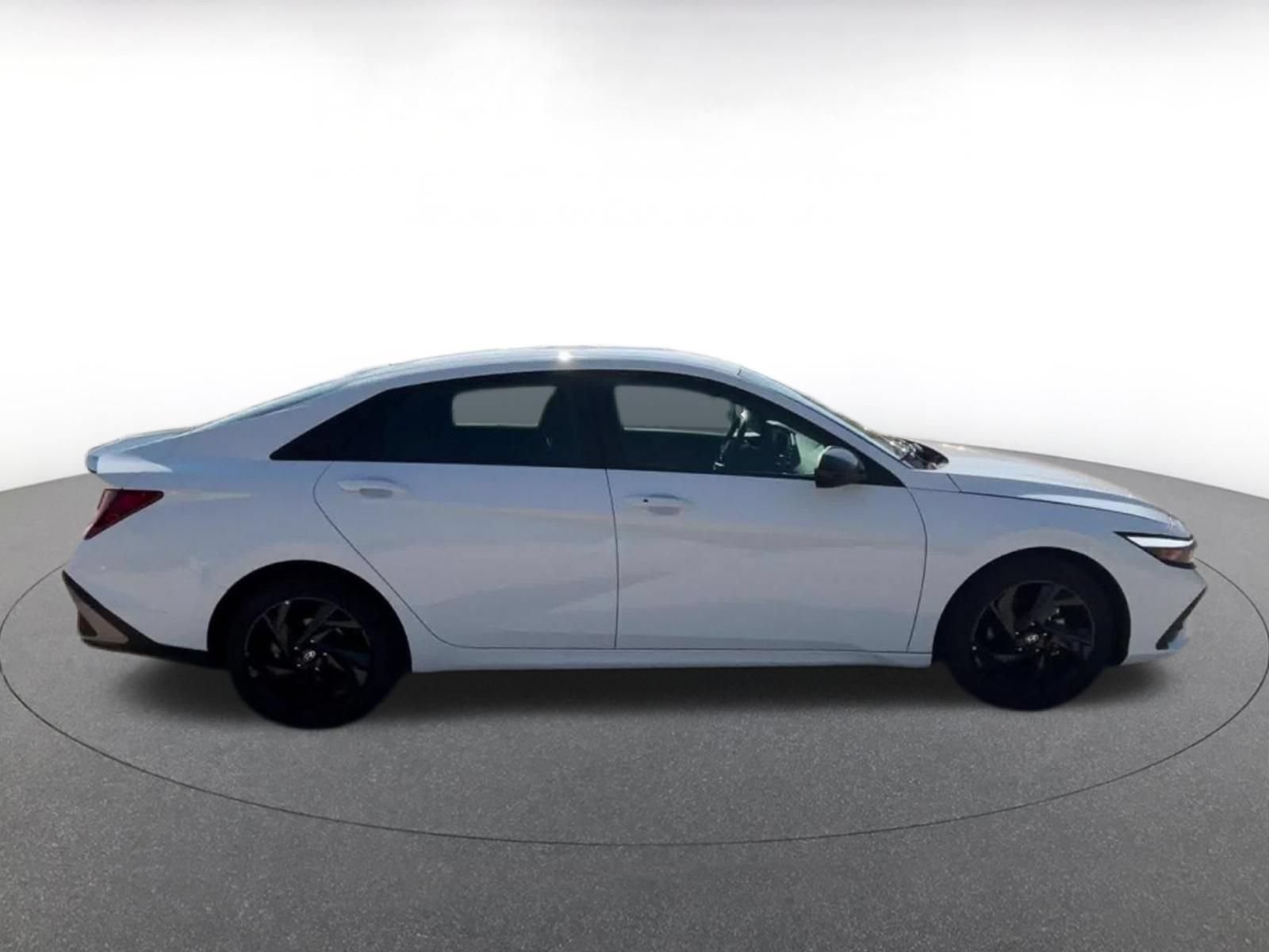 Used 2026 Hyundai Elantra Sport FWD image 16
