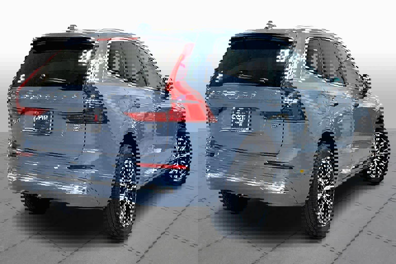 Used 2023 Volvo XC60 B5 Plus w/ Climate Package image 13