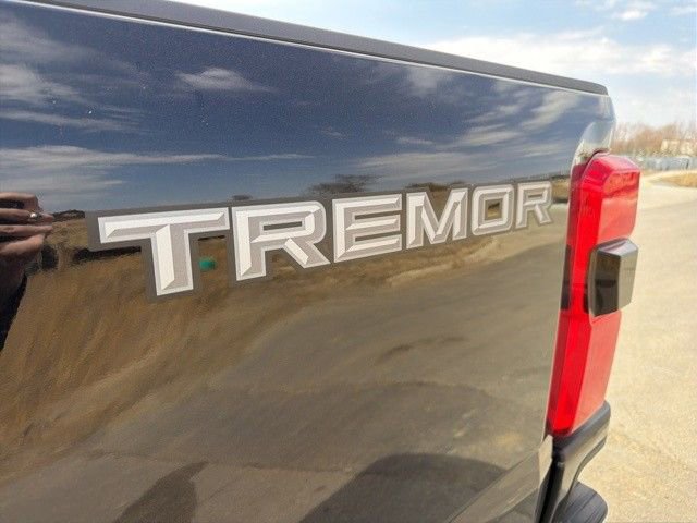 Used 2024 Ford F250 Lariat w/ Lariat Ultimate Package AWD/4WD image 9