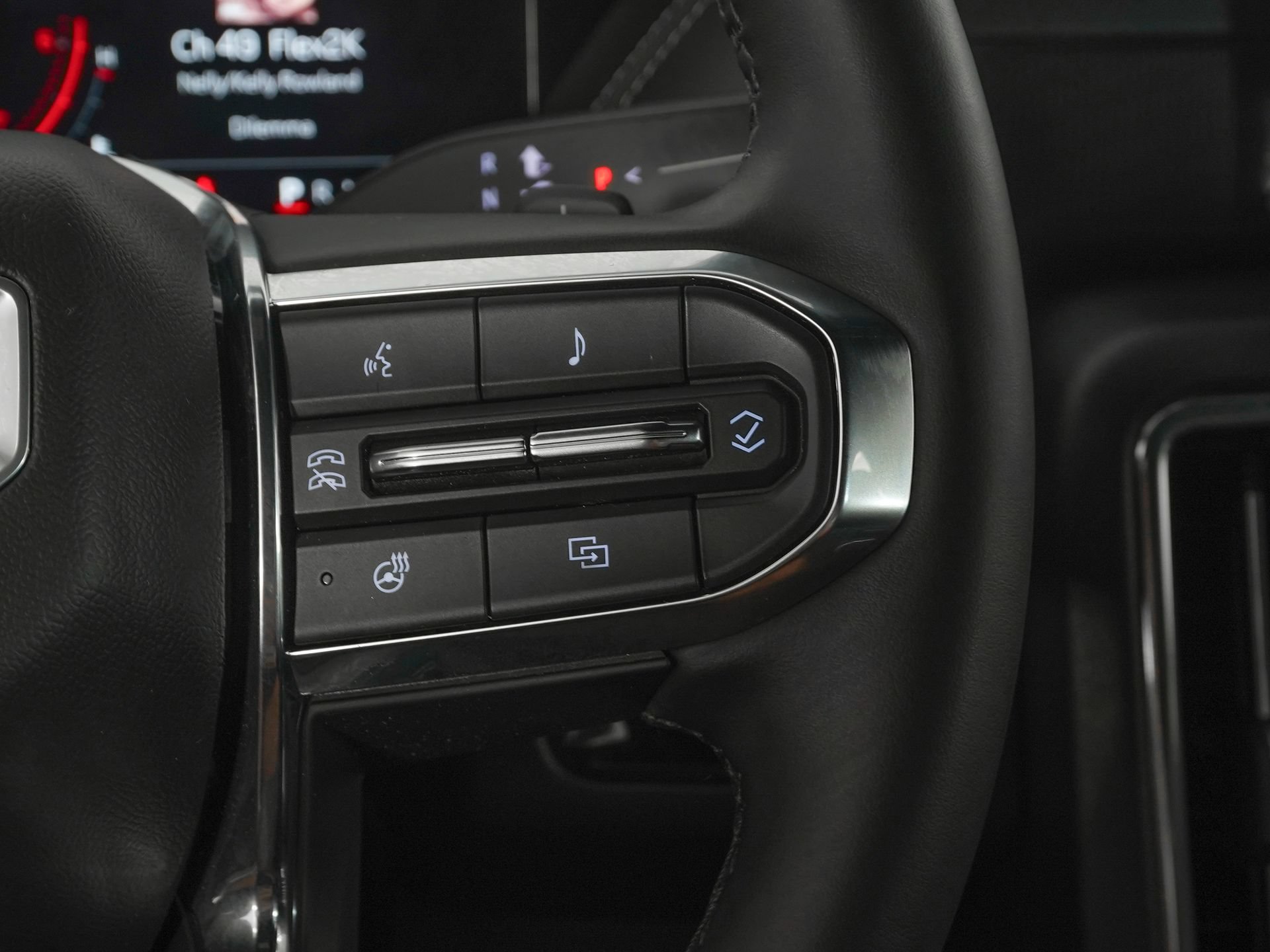 Used 2025 GMC Yukon Elevation AWD/4WD image 24