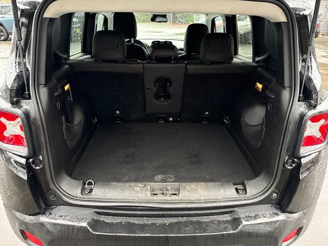 Used 2016 Jeep Renegade Trailhawk w/ Premium Trailhawk Package AWD/4WD image 31