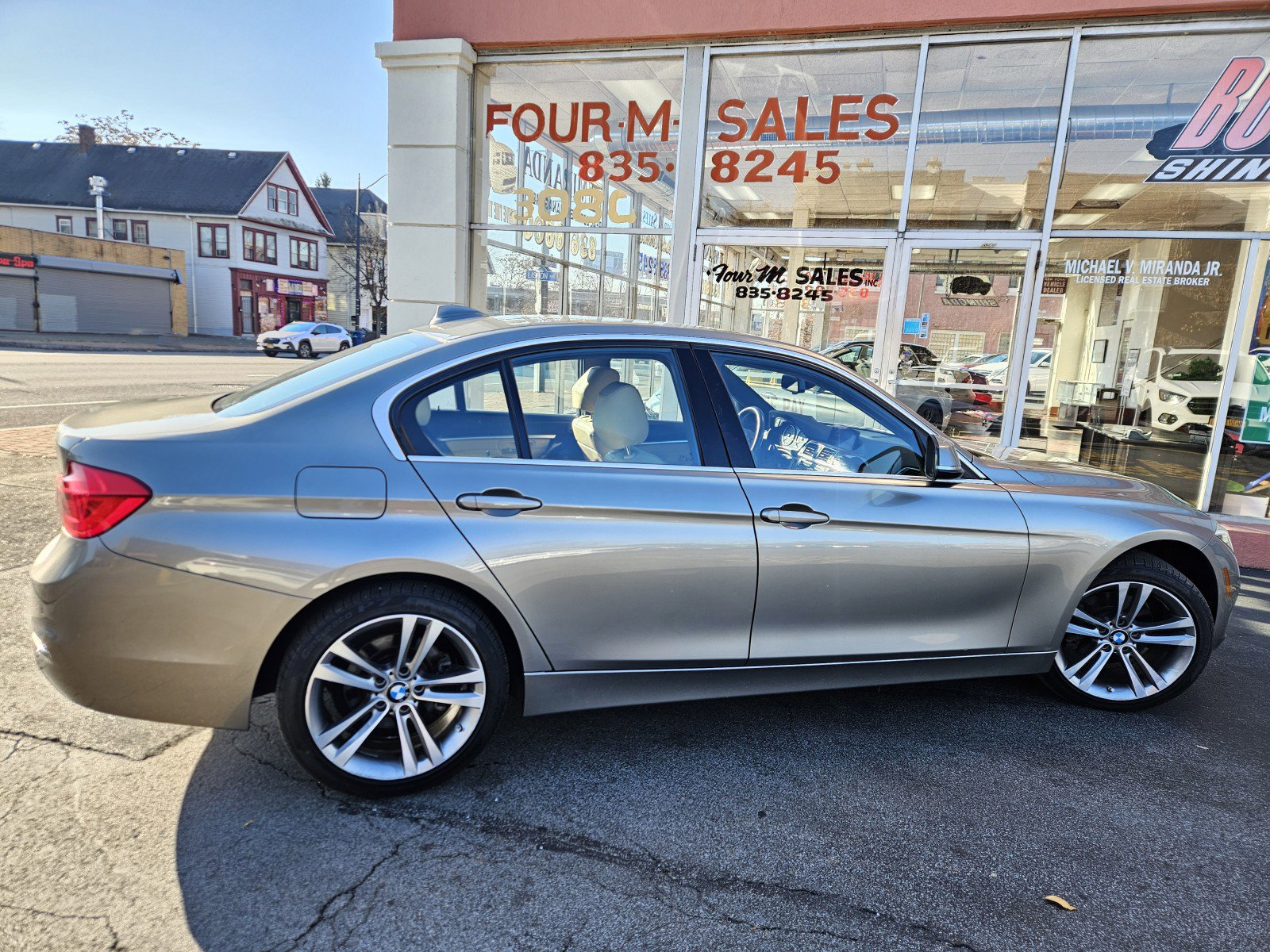 Used 2018 BMW 330i xDrive Sedan w/ Premium Package AWD/4WD image 25