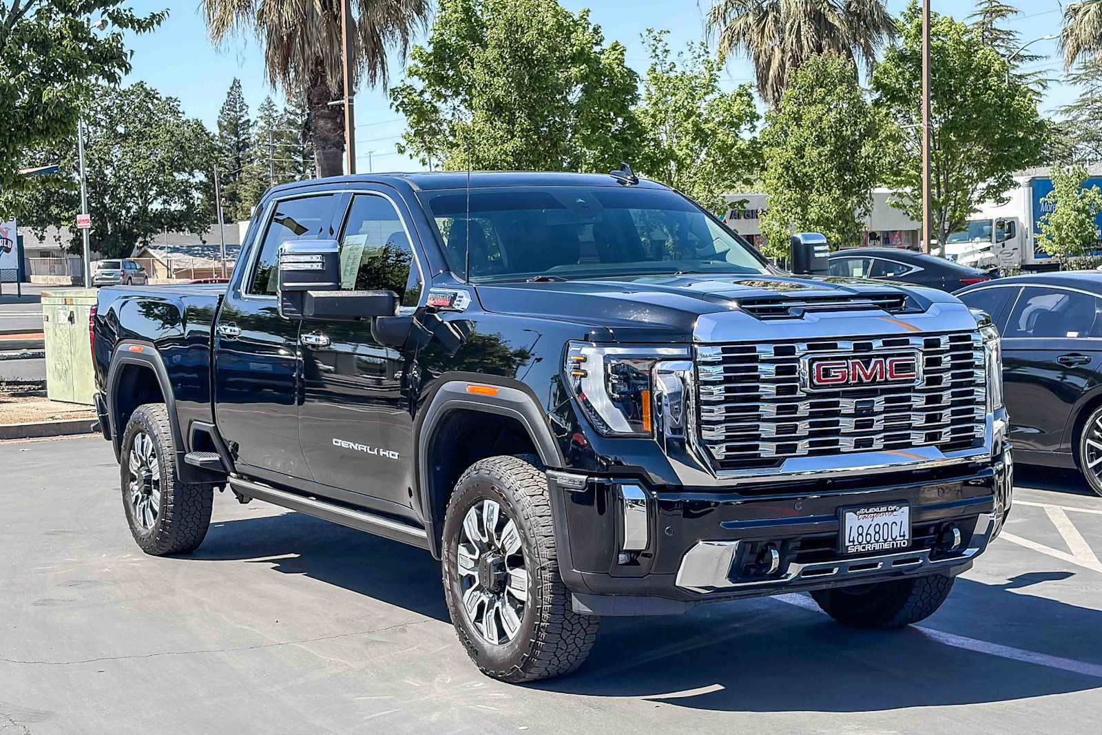 Used 2025 GMC Sierra 2500 Denali image 5