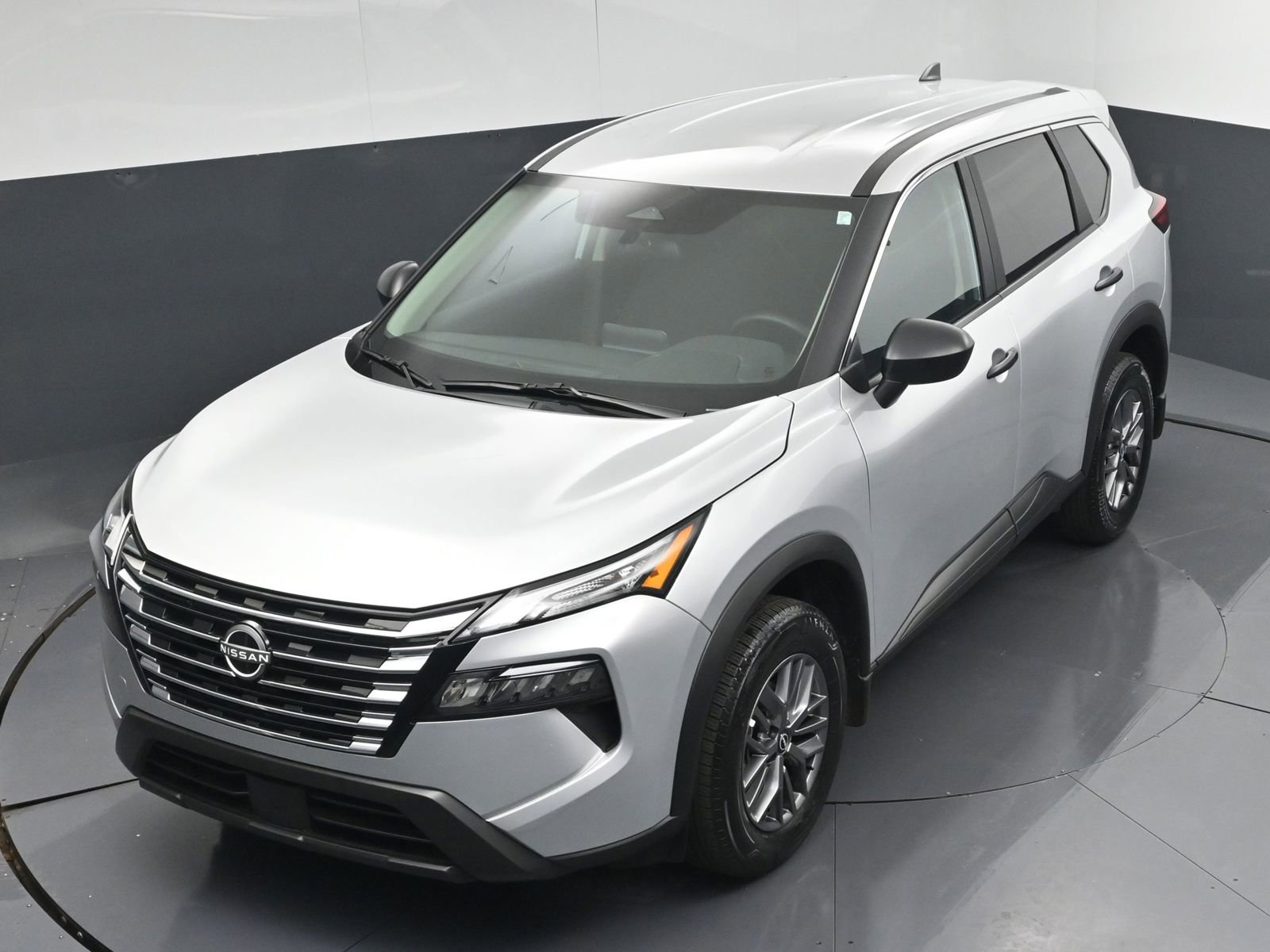 Used 2025 Nissan Rogue S image 27