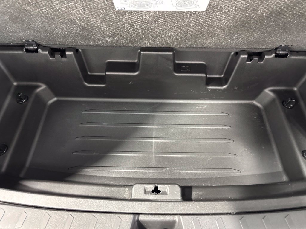 Used 2023 Chevrolet Traverse LT AWD/4WD image 47