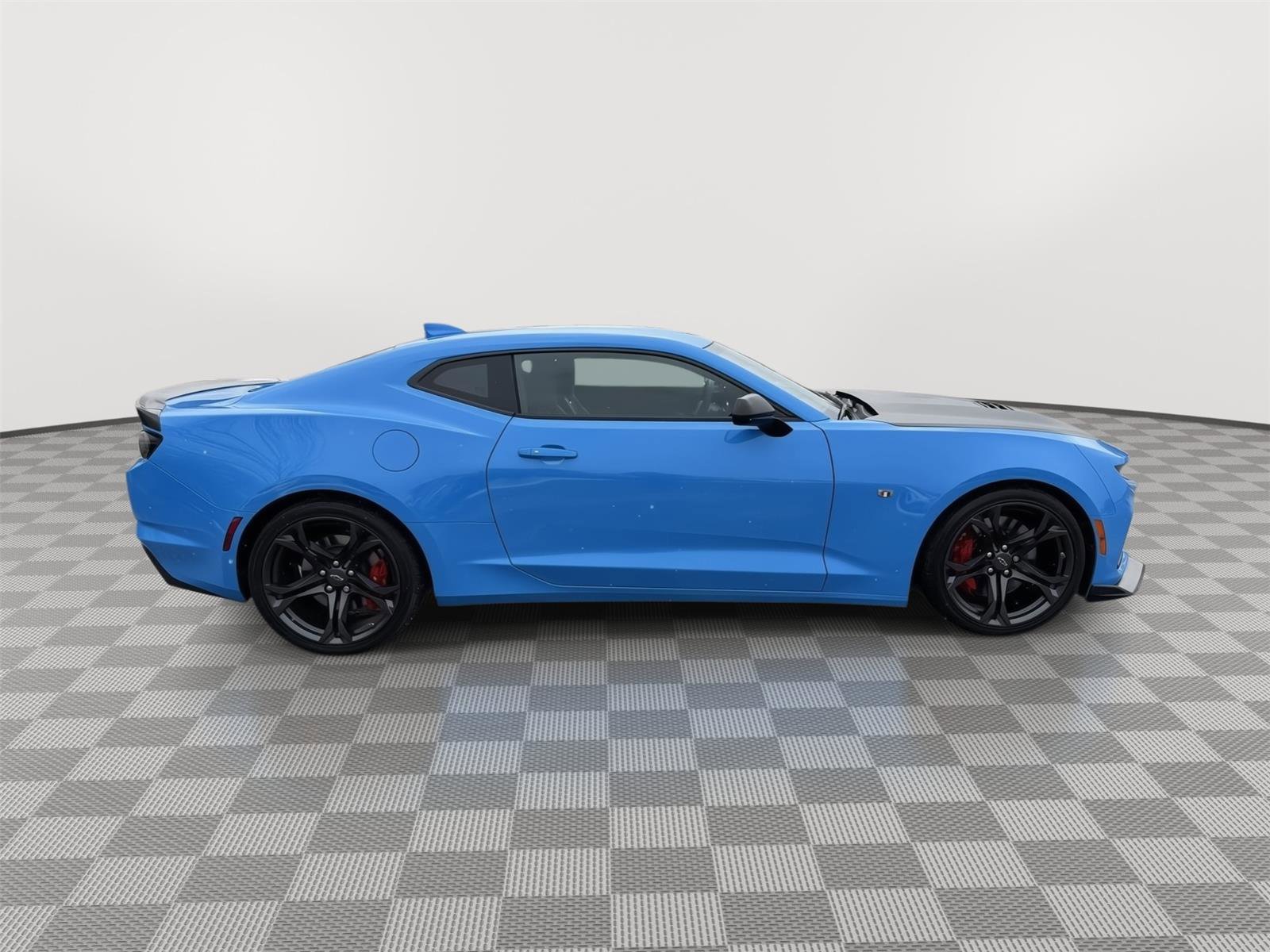 Used 2022 Chevrolet Camaro SS RWD image 8