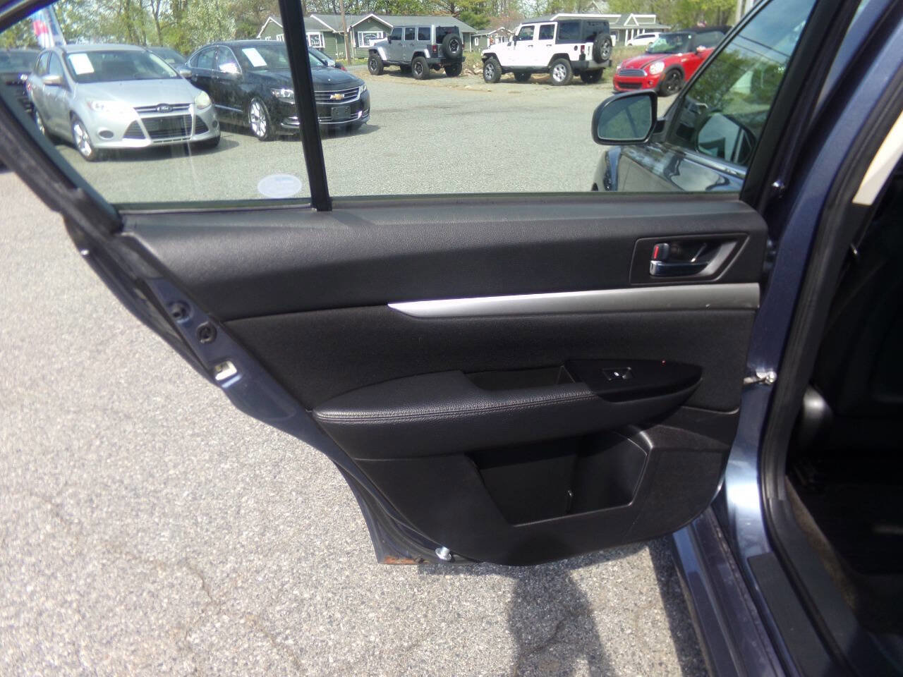 Used 2013 Subaru Legacy 2.5i AWD/4WD image 24