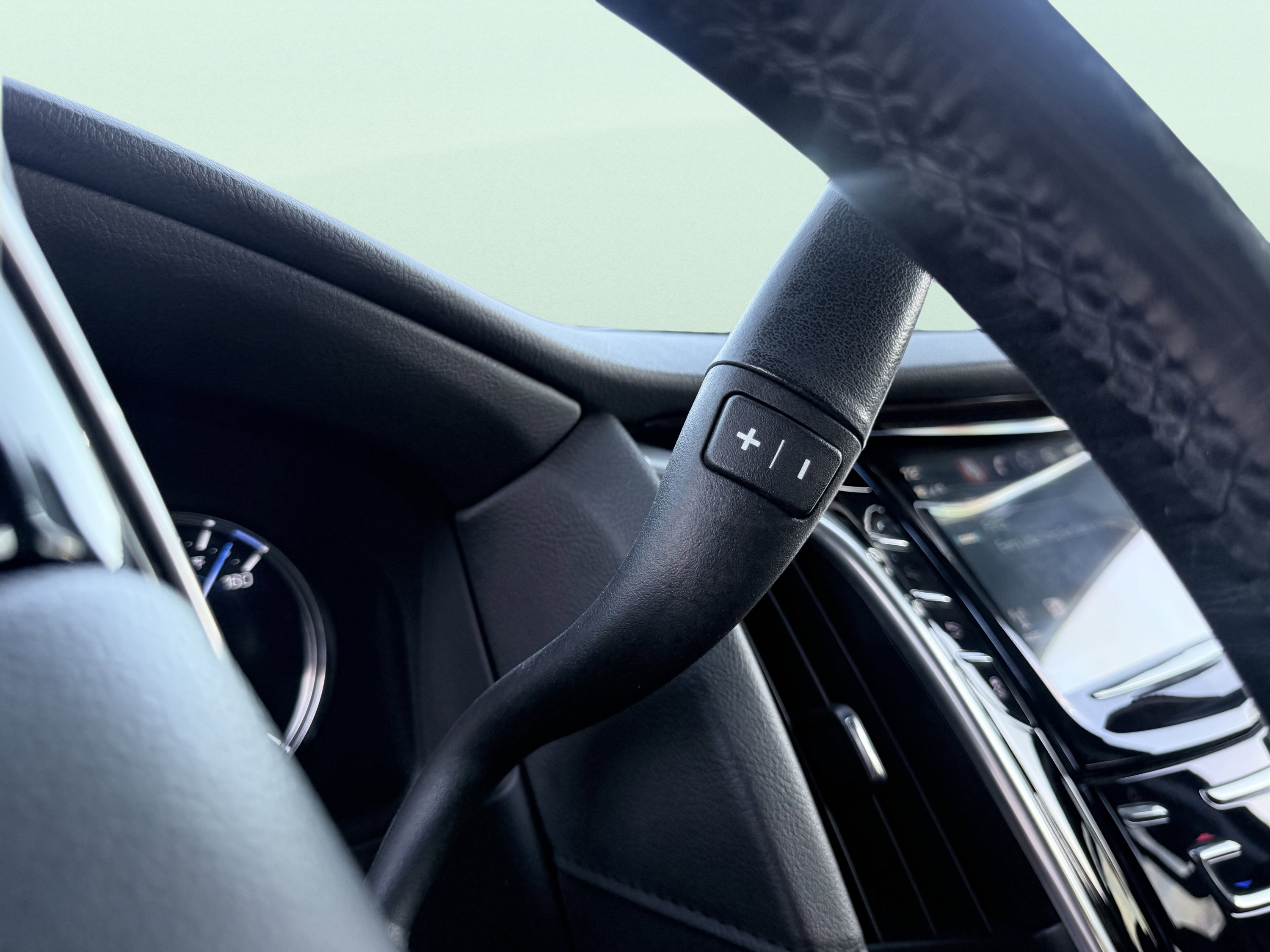 Used 2020 Cadillac Escalade ESV 2WD image 56