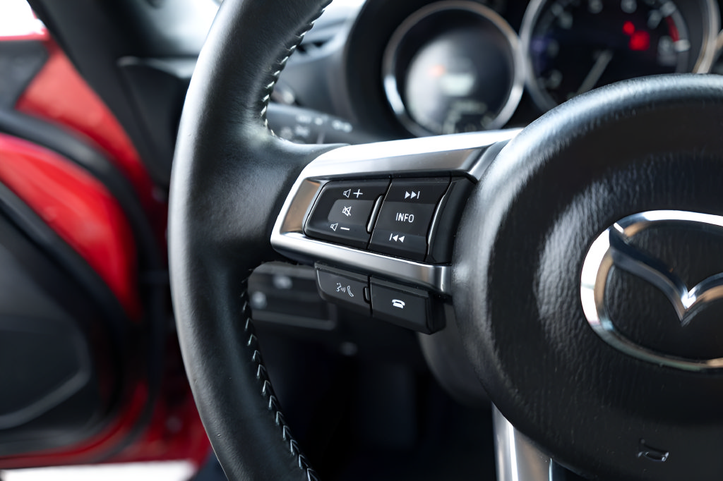 Used 2024 MAZDA MX-5 Miata Sport RWD image 22