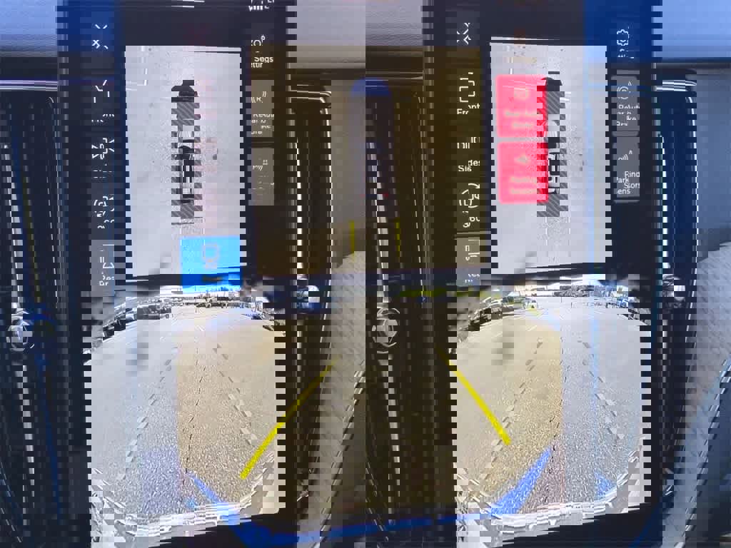 New 2026 Volvo XC60 B5 Plus w/ Protection Package Premier image 29