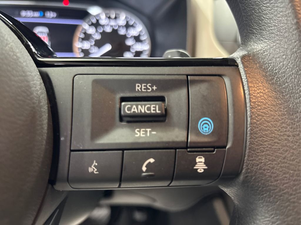 Used 2023 Nissan Rogue SV image 27