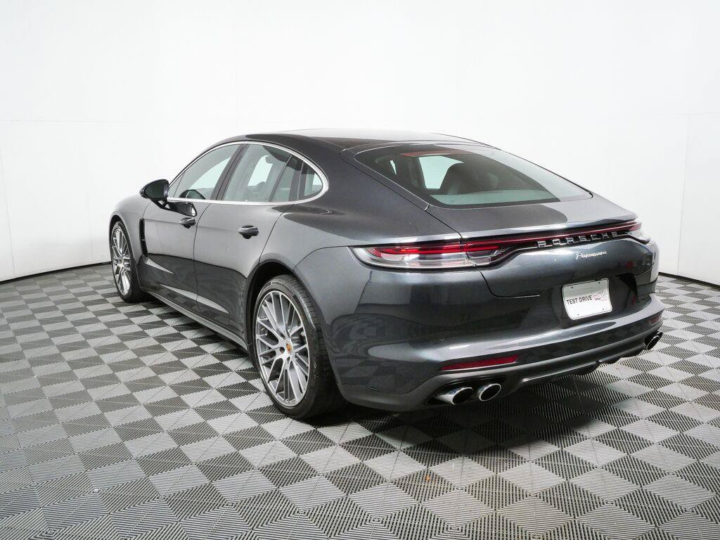Certified 2023 Porsche Panamera image 3