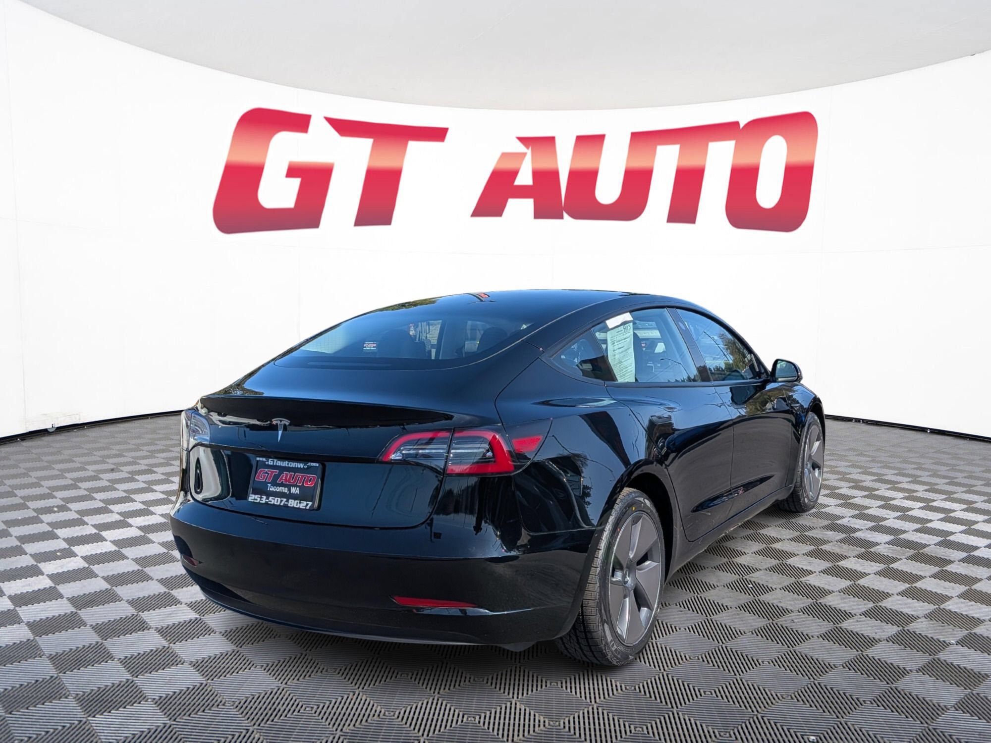 Used 2023 Tesla Model 3 Standard Range RWD image 4