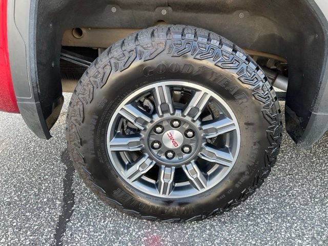 Used 2024 GMC Sierra 1500 AT4 w/ Technology Package AWD/4WD image 26