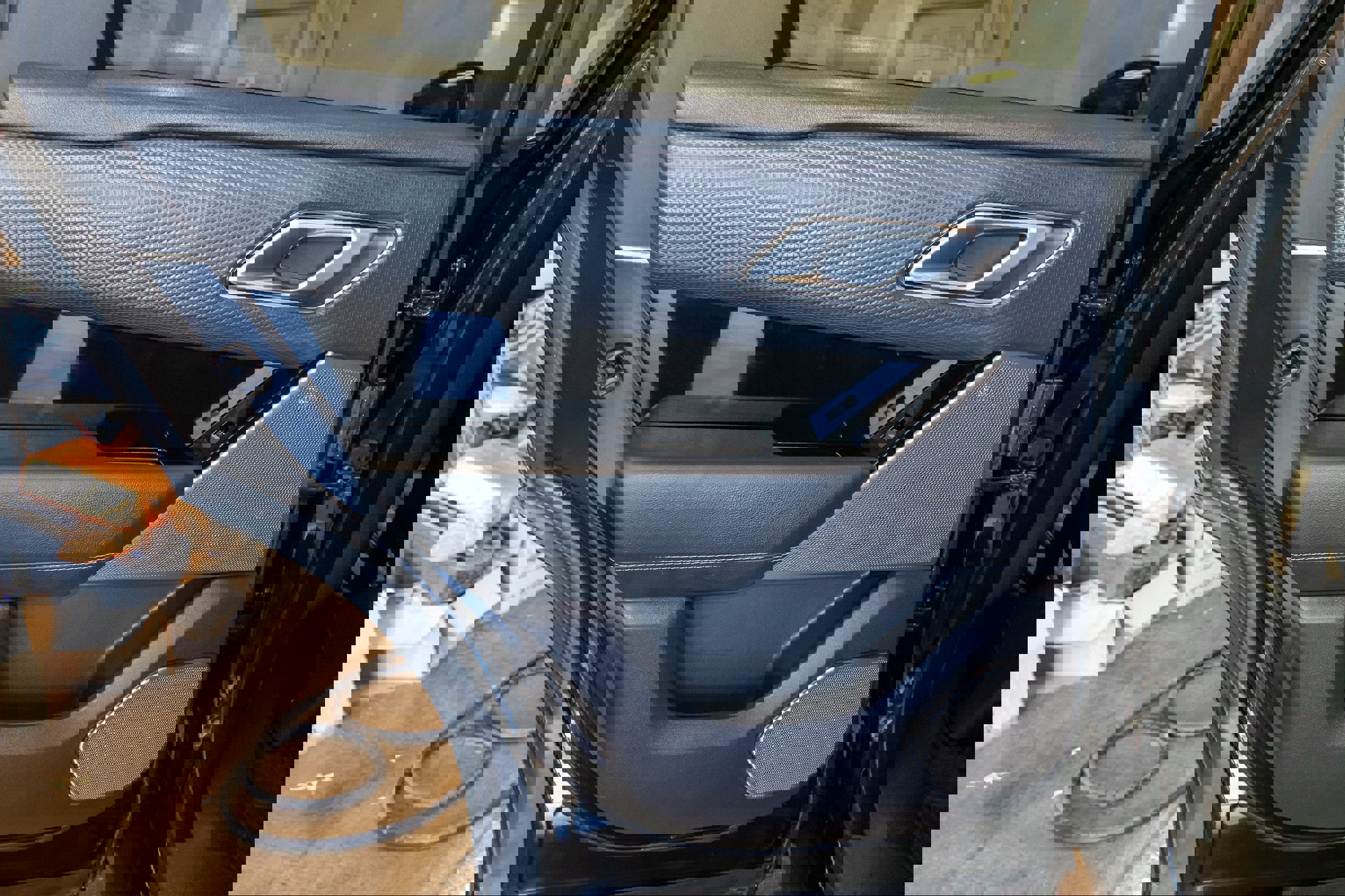 Used 2021 Land Rover Range Rover Velar R-Dynamic S image 12