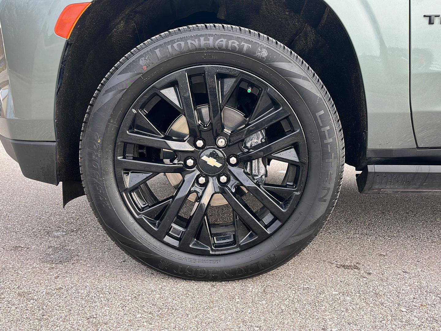 Used 2024 Chevrolet Tahoe High Country image 9