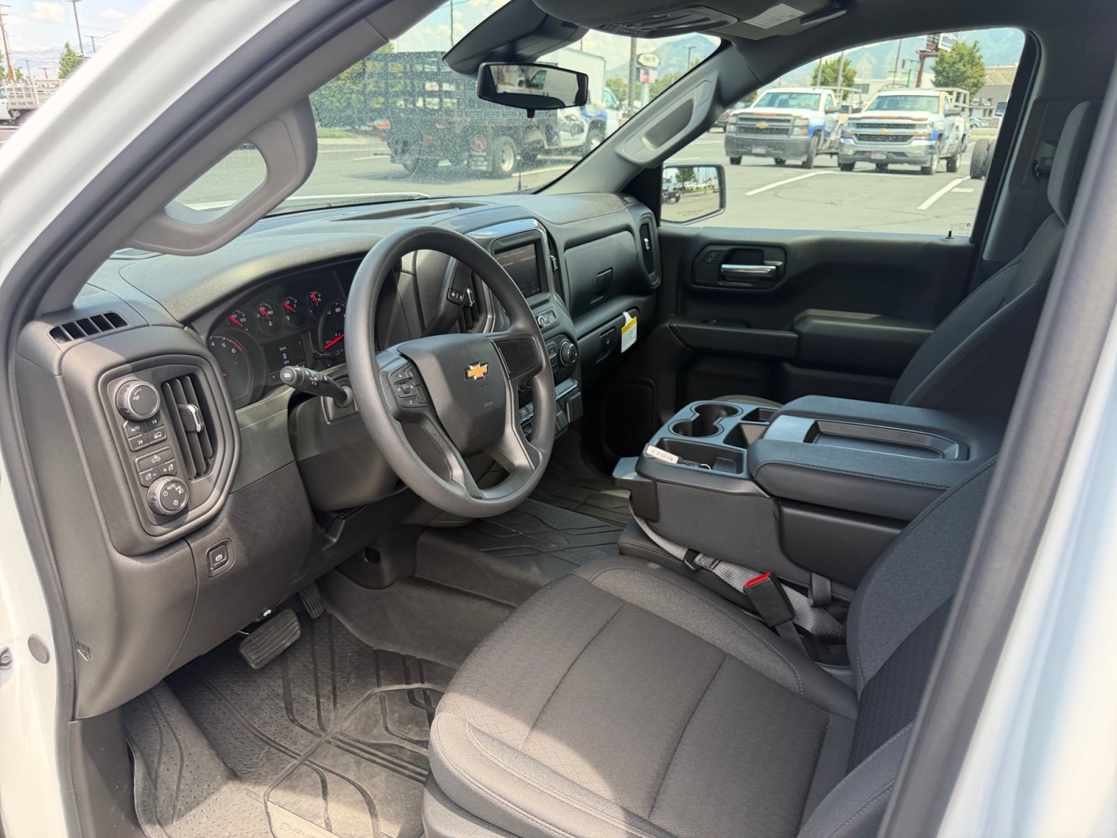 New 2026 Chevrolet Silverado 1500 Custom w/ LPO, Dark Essentials Package AWD/4WD image 21