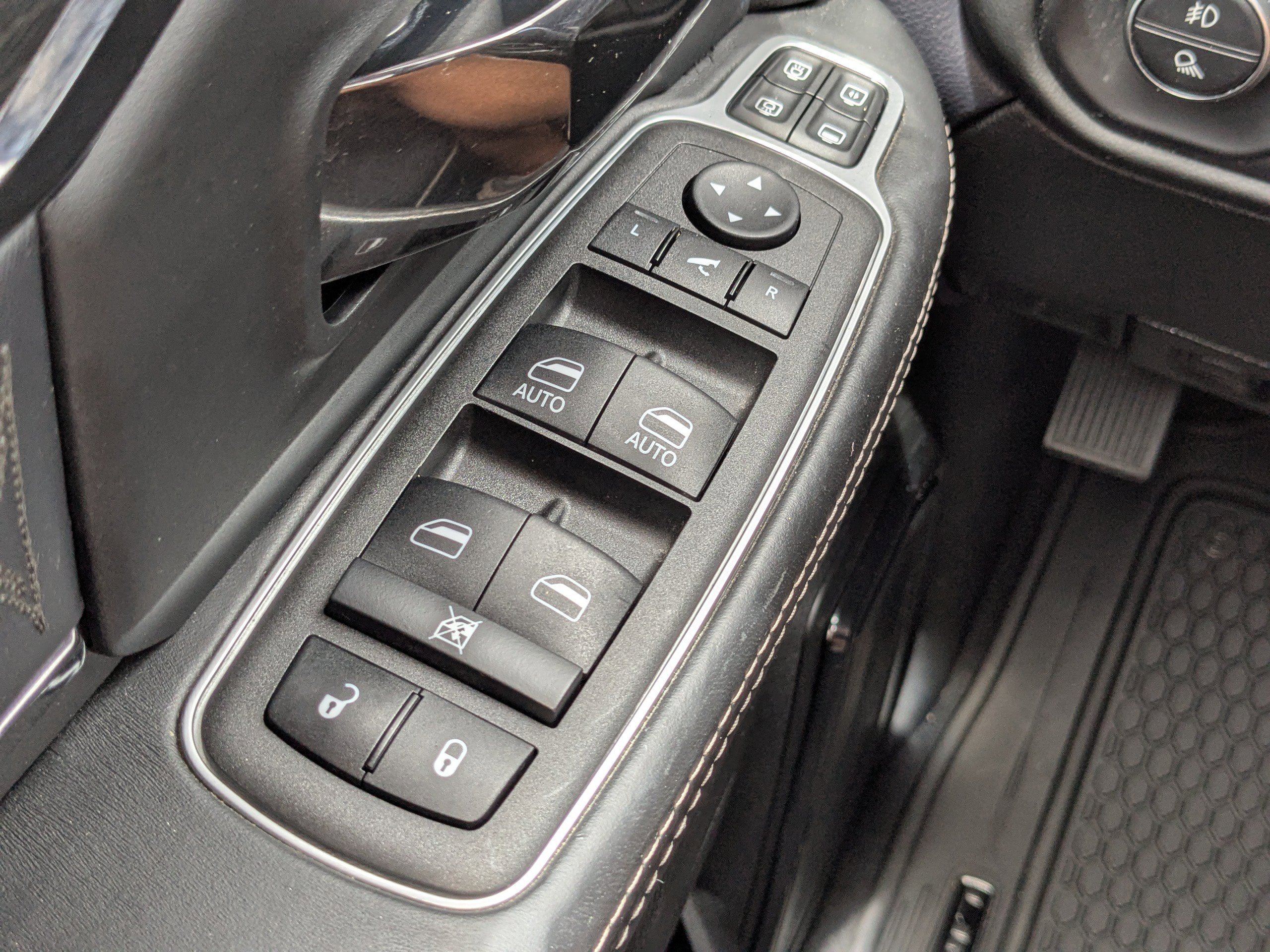 Used 2024 RAM 3500 Limited image 31