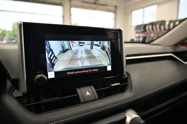 Used 2024 Toyota RAV4 XLE AWD/4WD image 17