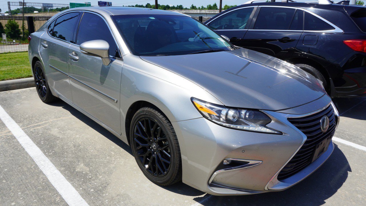 Used 2016 Lexus ES 350 w/ Luxury Package w/Wood Trim FWD image 3