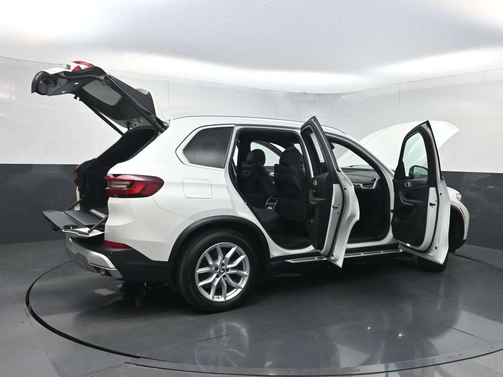 Used 2022 BMW X5 xDrive45e w/ Climate Comfort Package AWD/4WD image 40