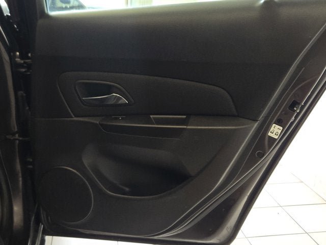 Used 2015 Chevrolet Cruze LT FWD image 10