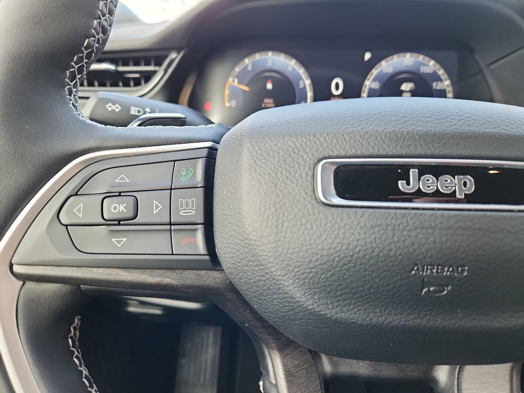 New 2026 Jeep Grand Cherokee Altitude AWD/4WD image 11