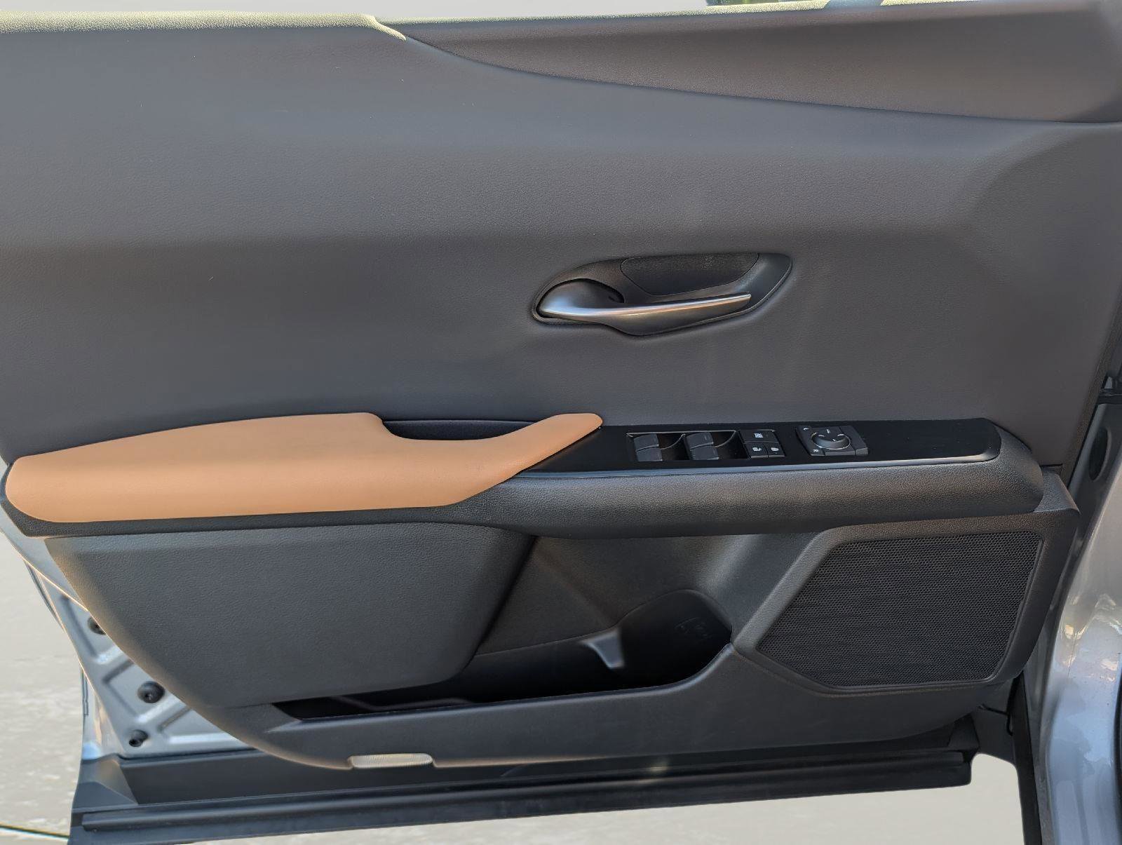 Certified 2023 Lexus UX 250h AWD w/ Accessory Package (Z2) image 8