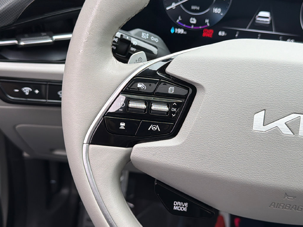 Certified 2024 Kia Niro Wave w/ Wave Preserve Package FWD image 21