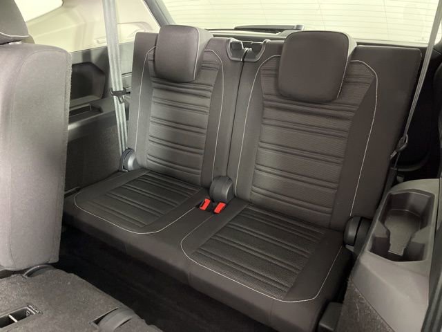 Used 2024 Volkswagen Tiguan S image 45