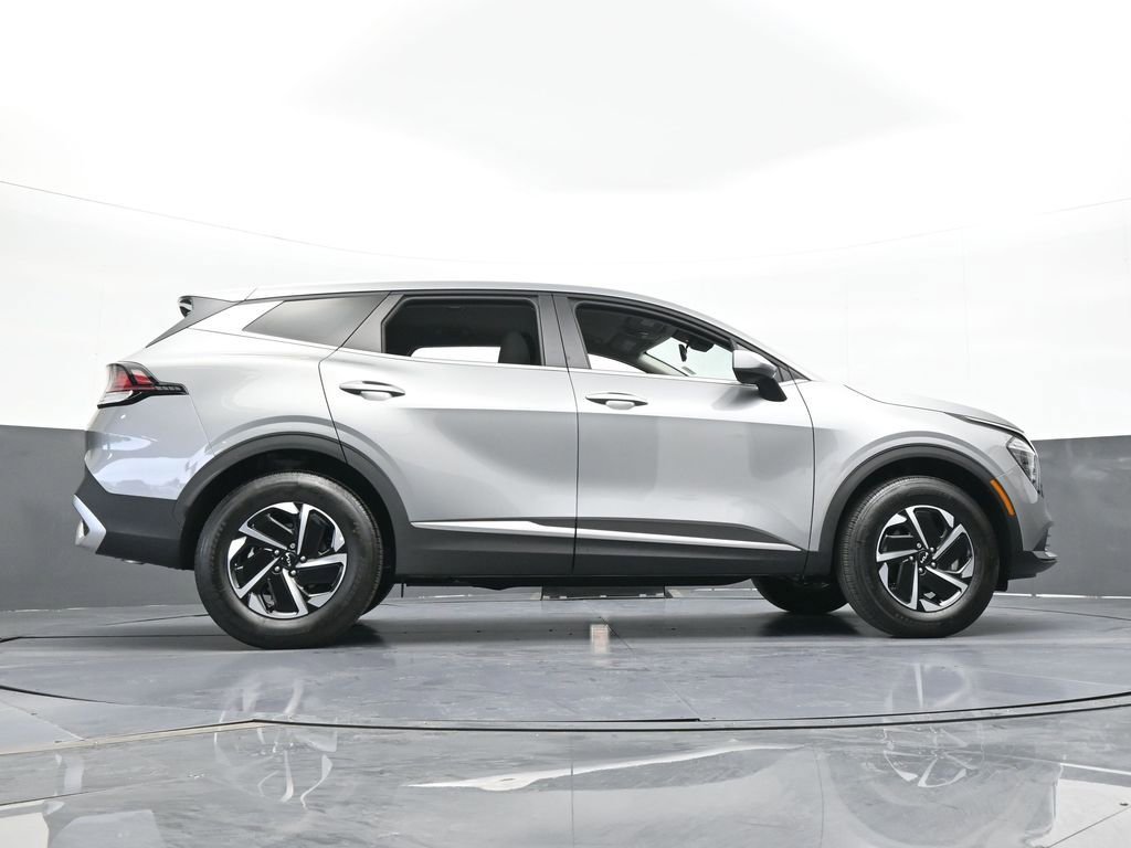 Used 2025 Kia Sportage LX image 53