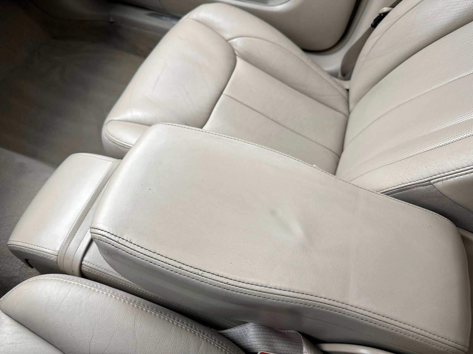 Used 2009 Cadillac DTS w/ Sun And Sound Package FWD image 34