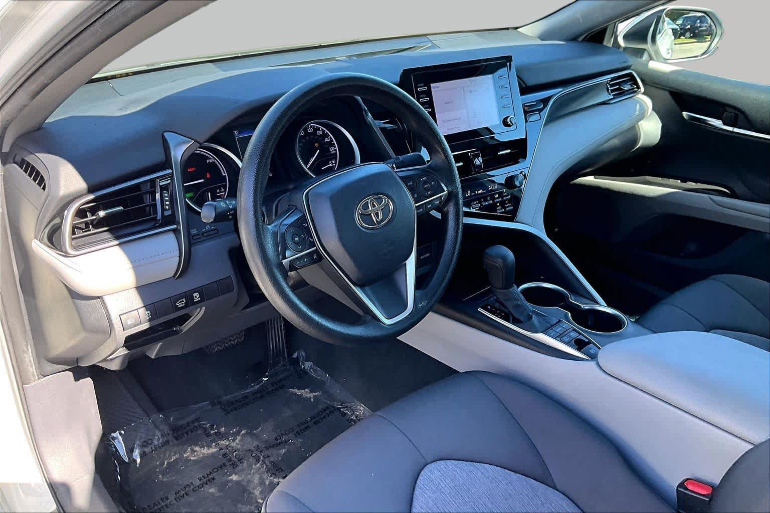 Used 2022 Toyota Camry LE FWD image 17