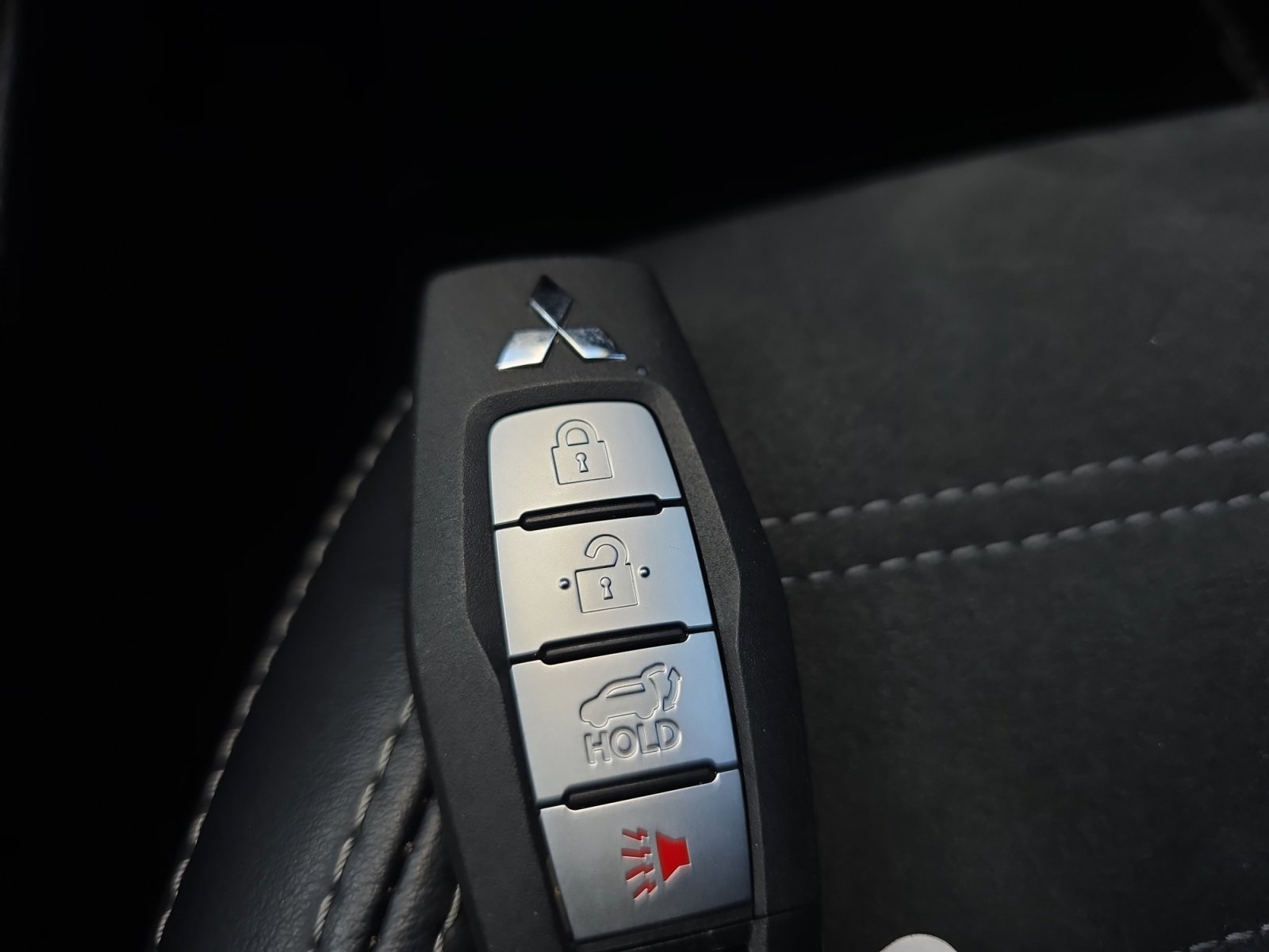 Used 2024 Mitsubishi Outlander SE image 30