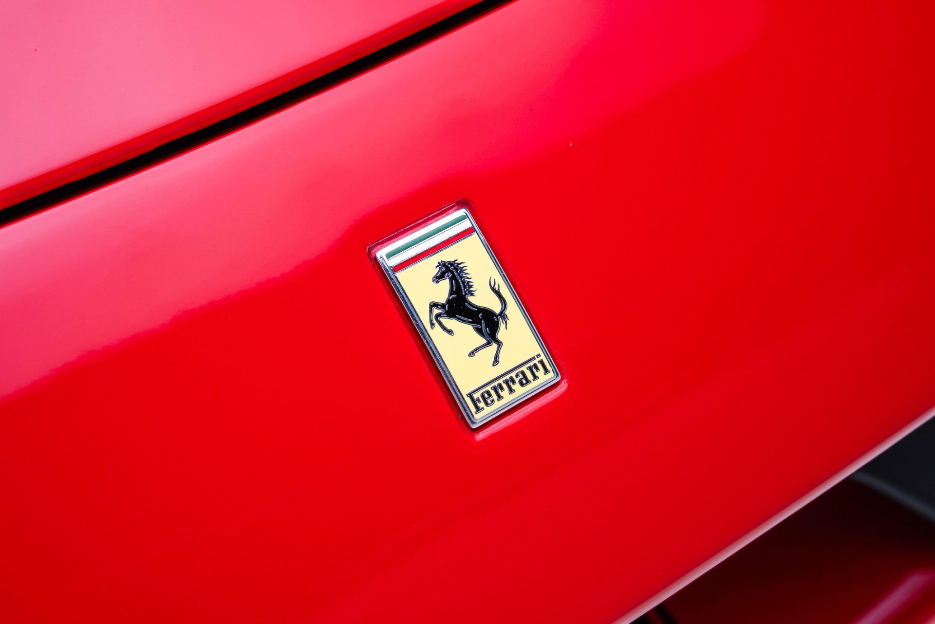 Used 2020 Ferrari 488 Pista Coupe RWD image 19