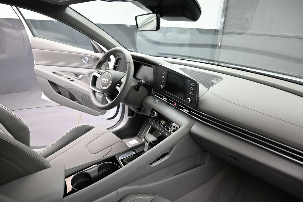 New 2026 Hyundai Elantra SEL Sport Premium FWD image 12