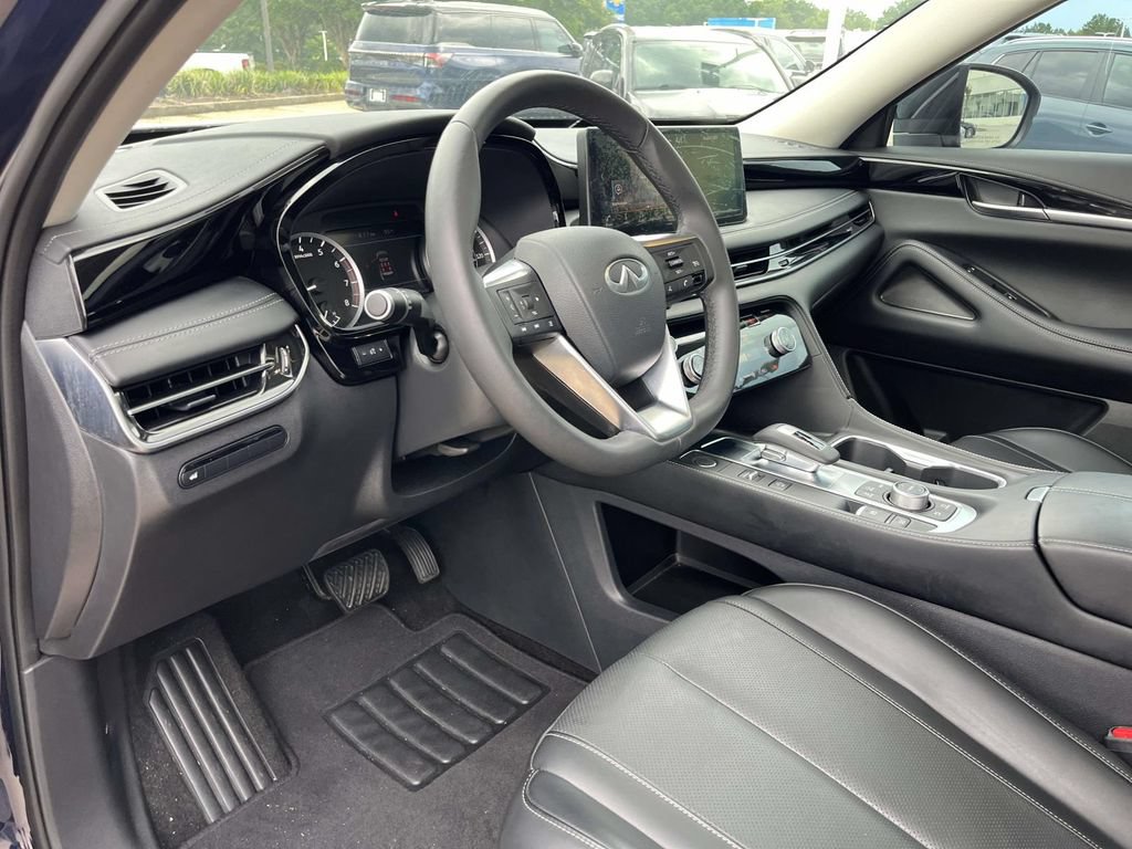 Used 2025 INFINITI QX60 Pure w/ Cargo Package FWD image 15