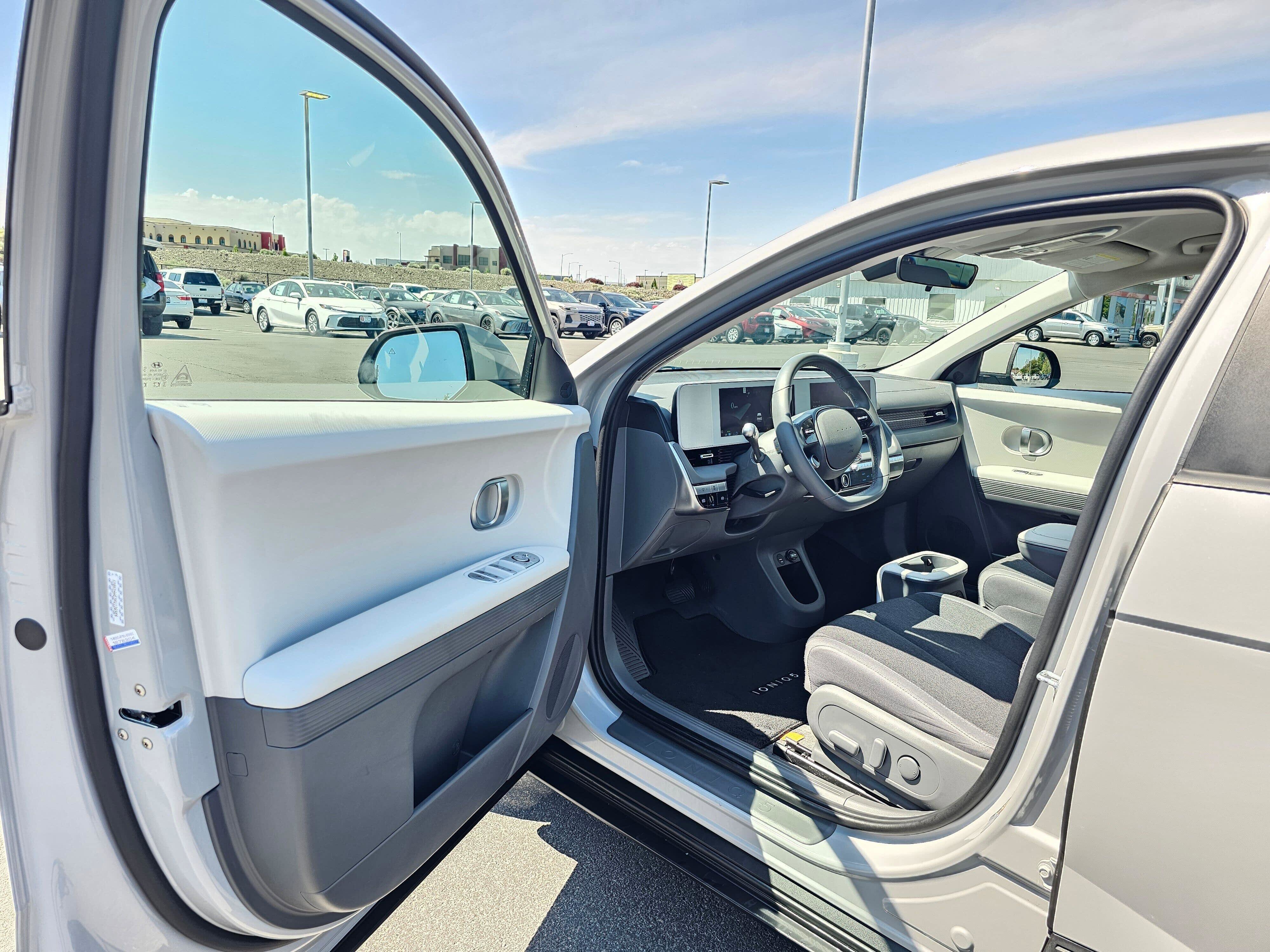 Used 2023 Hyundai Ioniq 5 SE w/ Cargo Package RWD image 18