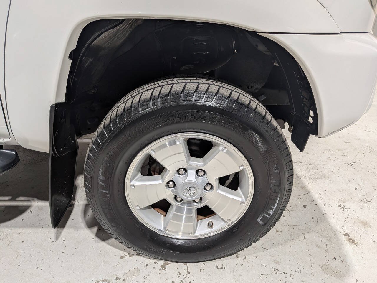 Used 2015 Toyota Tacoma PreRunner w/ TRD Sport Package RWD image 35