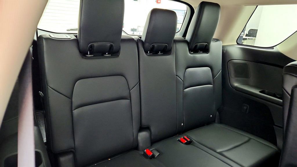 Used 2025 Nissan Pathfinder Platinum AWD/4WD image 24
