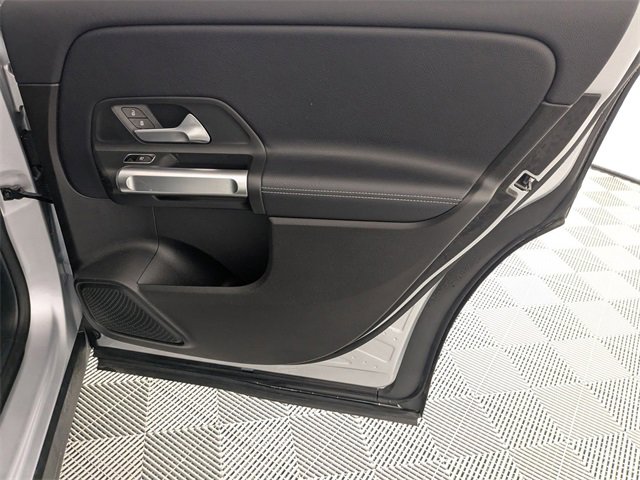 Used 2020 Mercedes-Benz GLB 250 4MATIC image 32