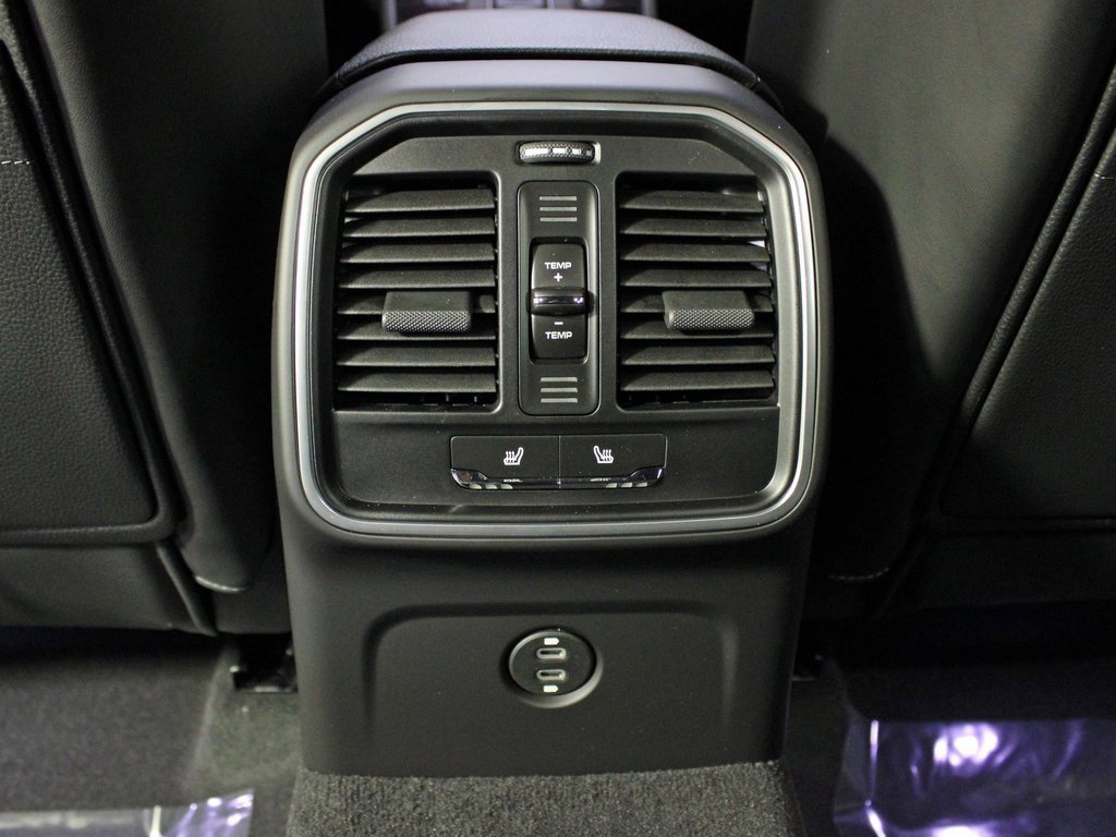 New 2026 Porsche Macan image 36